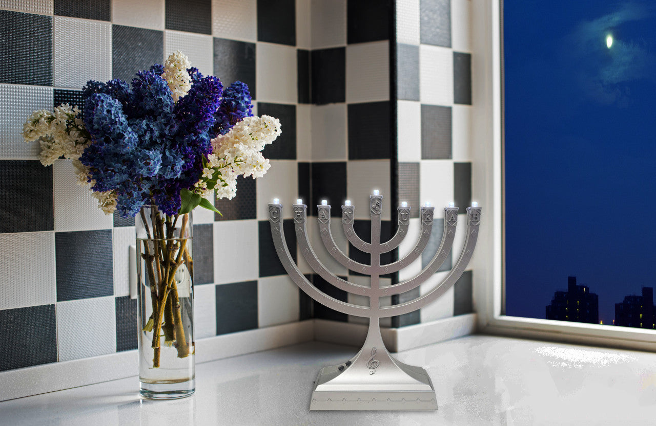 Silvertone “Dancing Lights” Musical Menorah