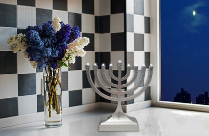 Silvertone “Dancing Lights” Musical Menorah