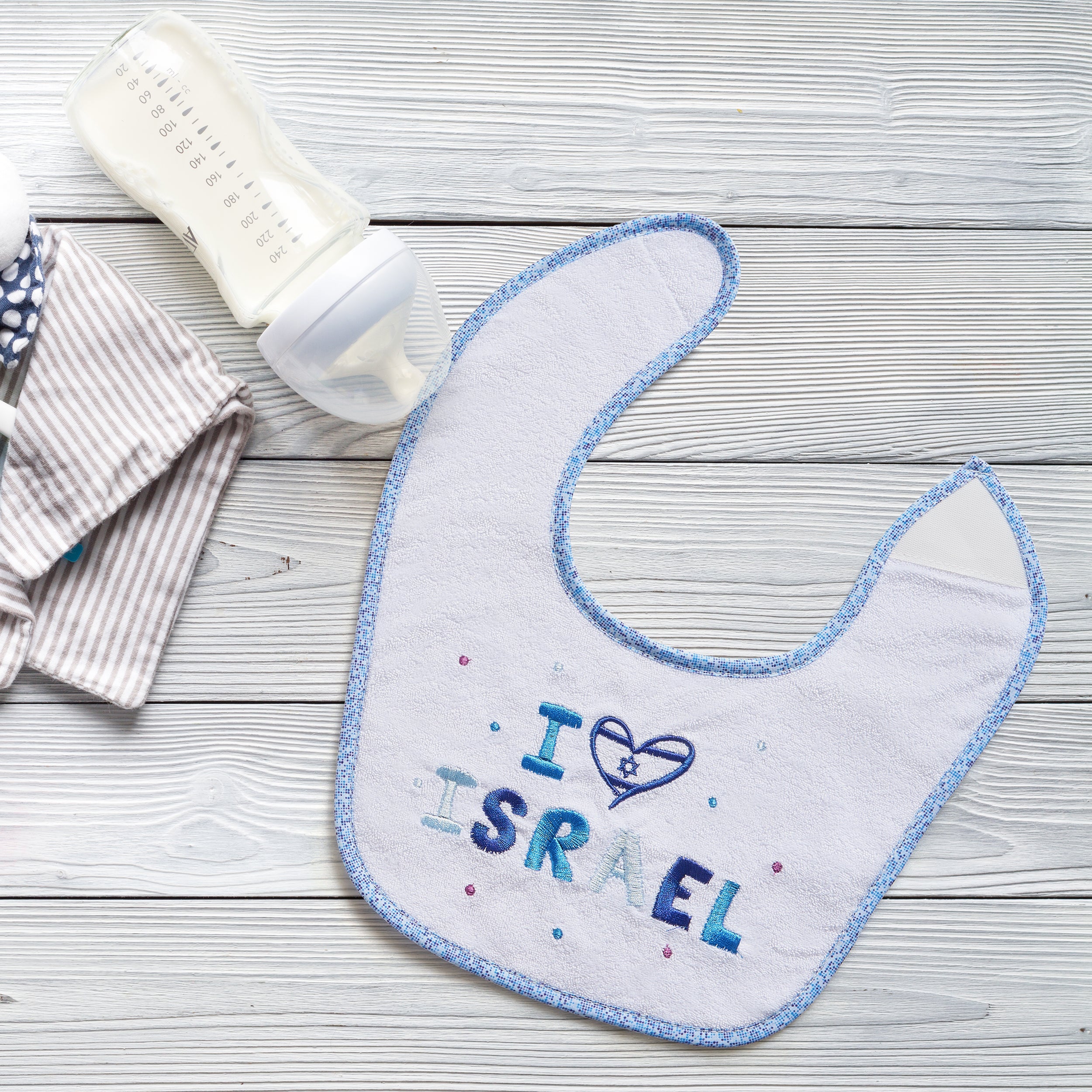 "I Love Israel" Embroidered Bib - Mitzvahland.com